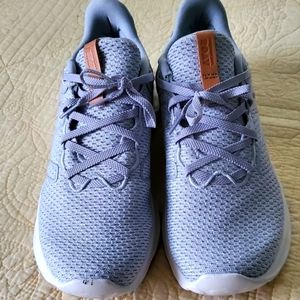 New Balance Wide width US Size 9.5 Athletic Shoes